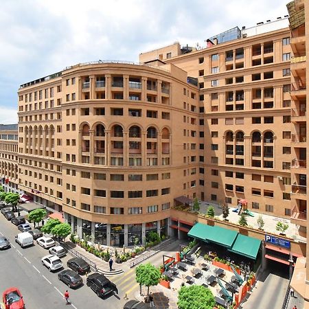 Armenak Apartment 5-Комнатная เยเรวาน ภายนอก รูปภาพ