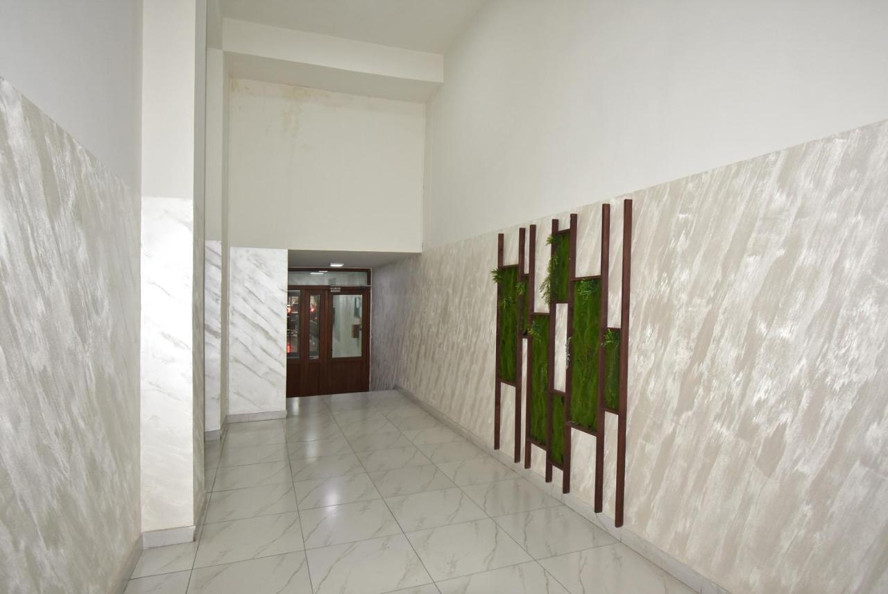 Armenak Apartment 5-Комнатная เยเรวาน ภายนอก รูปภาพ