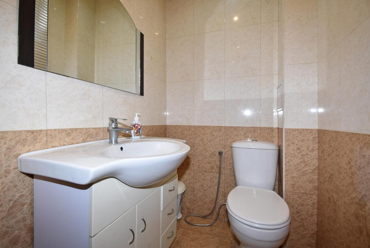 Armenak Apartment 5-Комнатная เยเรวาน ภายนอก รูปภาพ