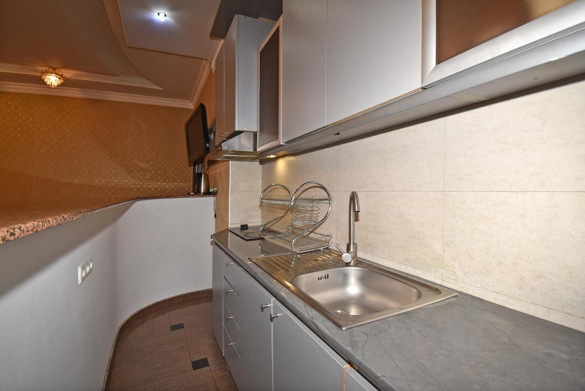 Armenak Apartment 5-Комнатная เยเรวาน ภายนอก รูปภาพ